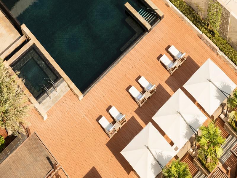 Le Meridien City Centre Bahrain Μανάμα Εξωτερικό φωτογραφία The pool at the hotel