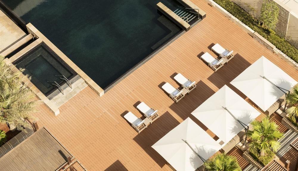 Le Meridien City Centre Bahrain Μανάμα Εξωτερικό φωτογραφία The pool at the hotel